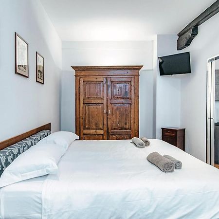 Suite Lo Storico - The House Of Travelers Como Exterior foto