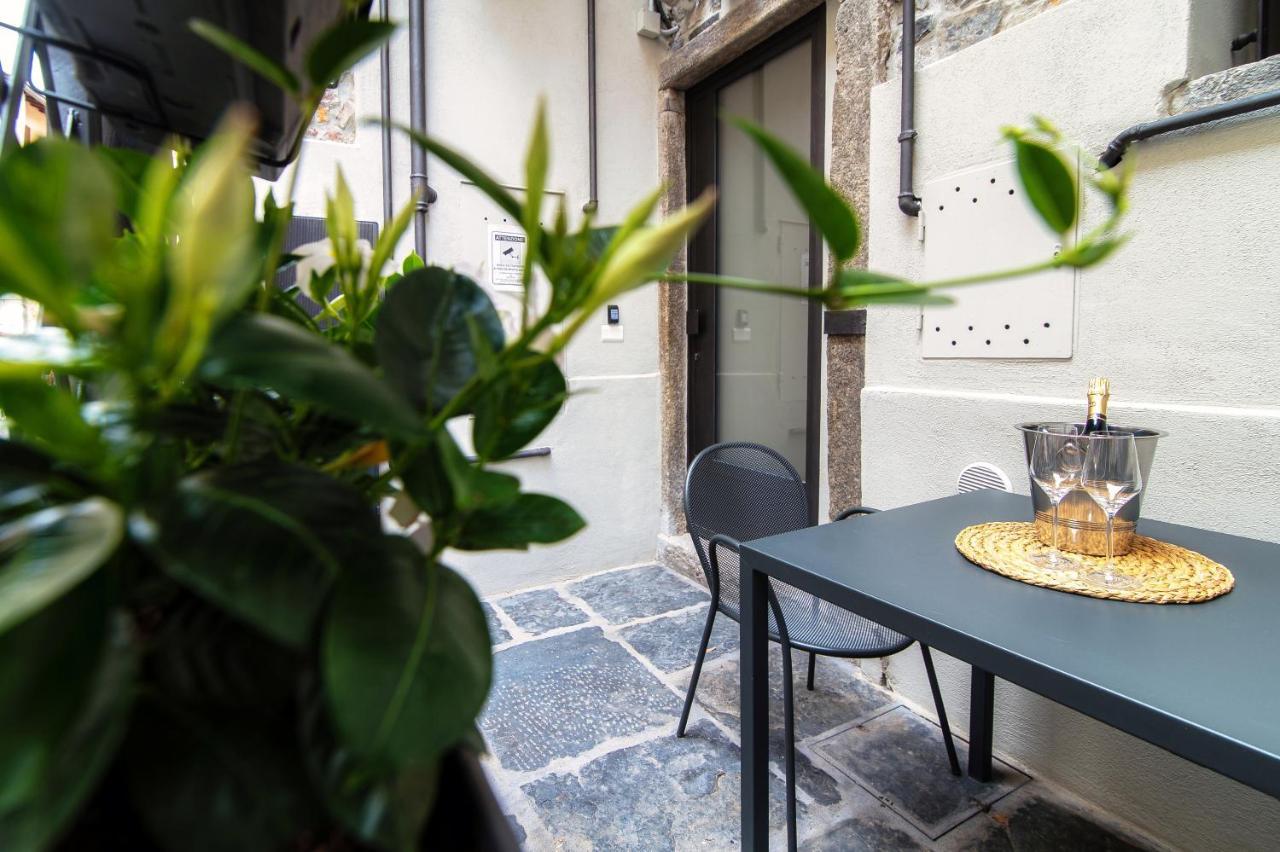 Suite Lo Storico - The House Of Travelers Como Exterior foto