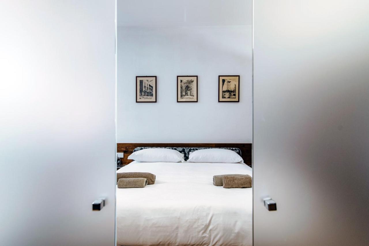 Suite Lo Storico - The House Of Travelers Como Exterior foto