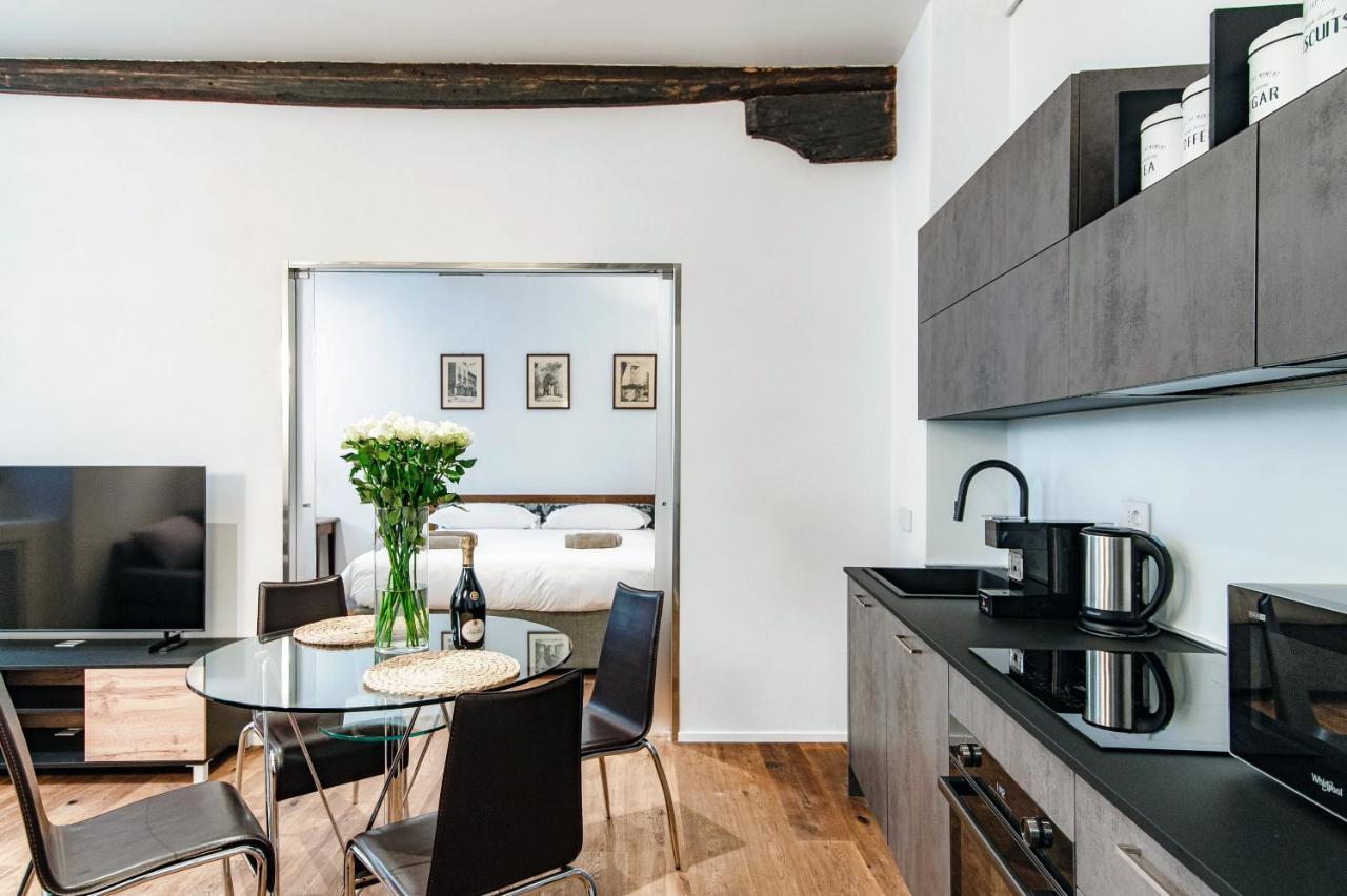 Suite Lo Storico - The House Of Travelers Como Exterior foto